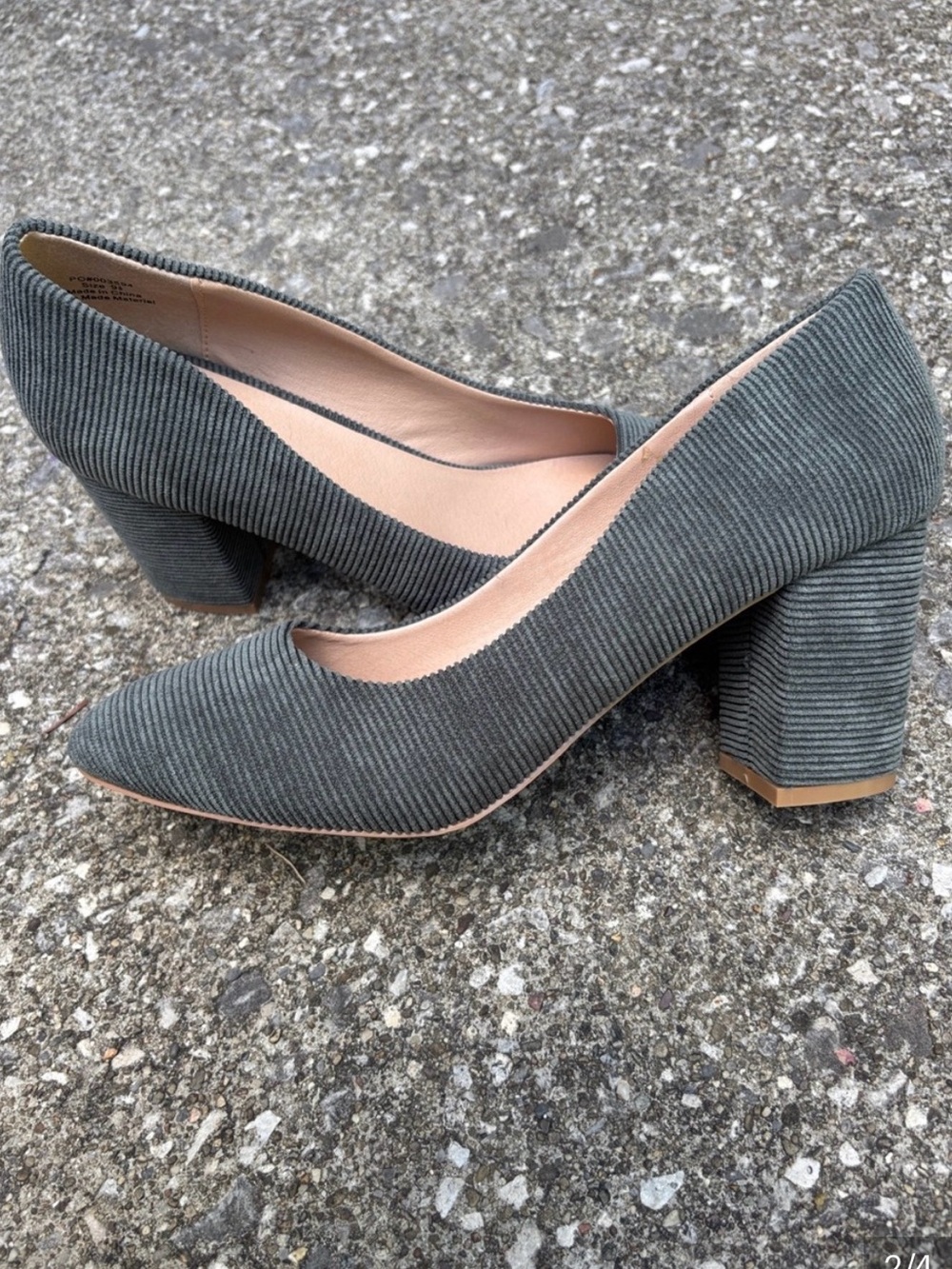 Journee Green Fai Round Toe Pumps Super Cute 🥰 Brand New